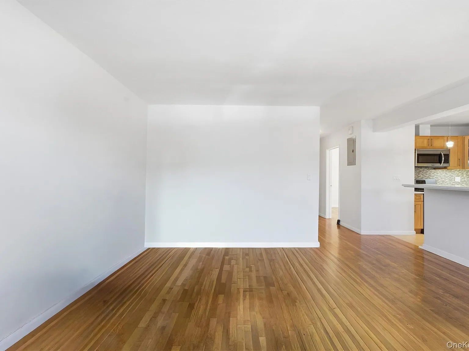 3 bed, 2.0 bath, 1146 sqft, $3,800 — Photo 3