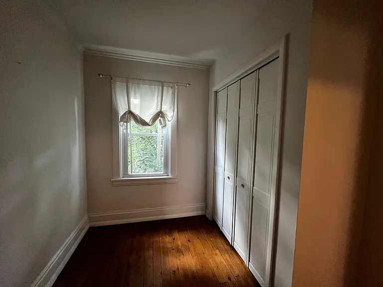 518 Lloyd St — Photo 7