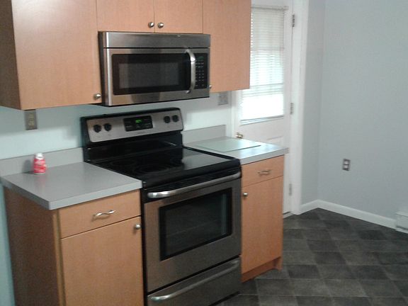 3rd image of 242 Poplar St