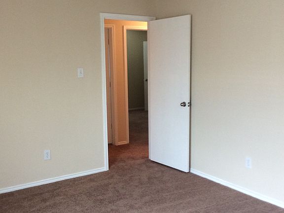 5th image of 533 Wyoming Dr