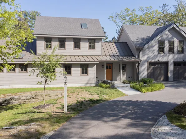 4 Woods Knoll Drive, Cape Elizabeth, ME 04107