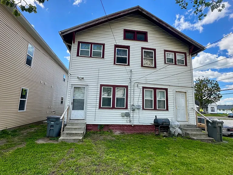 1449 Montcalm St — Photo 11