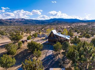 1102 Burlington Rd, Pioneertown, CA 92268