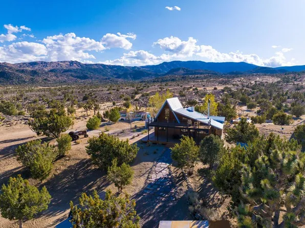 1102 Burlington Rd, Pioneertown, CA 92268