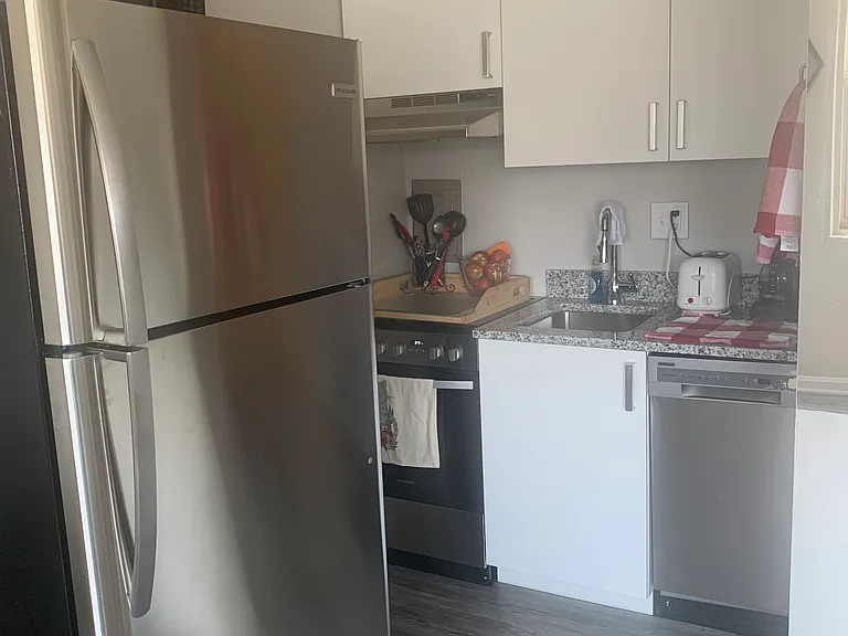 11820 Edgewater Dr #423 — Photo 3