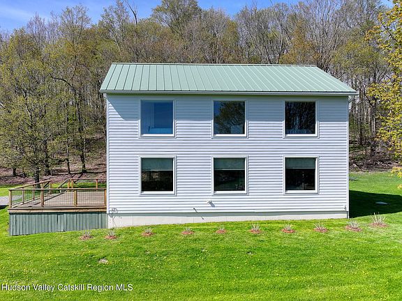 3rd image of 150 Sawchuck Road
