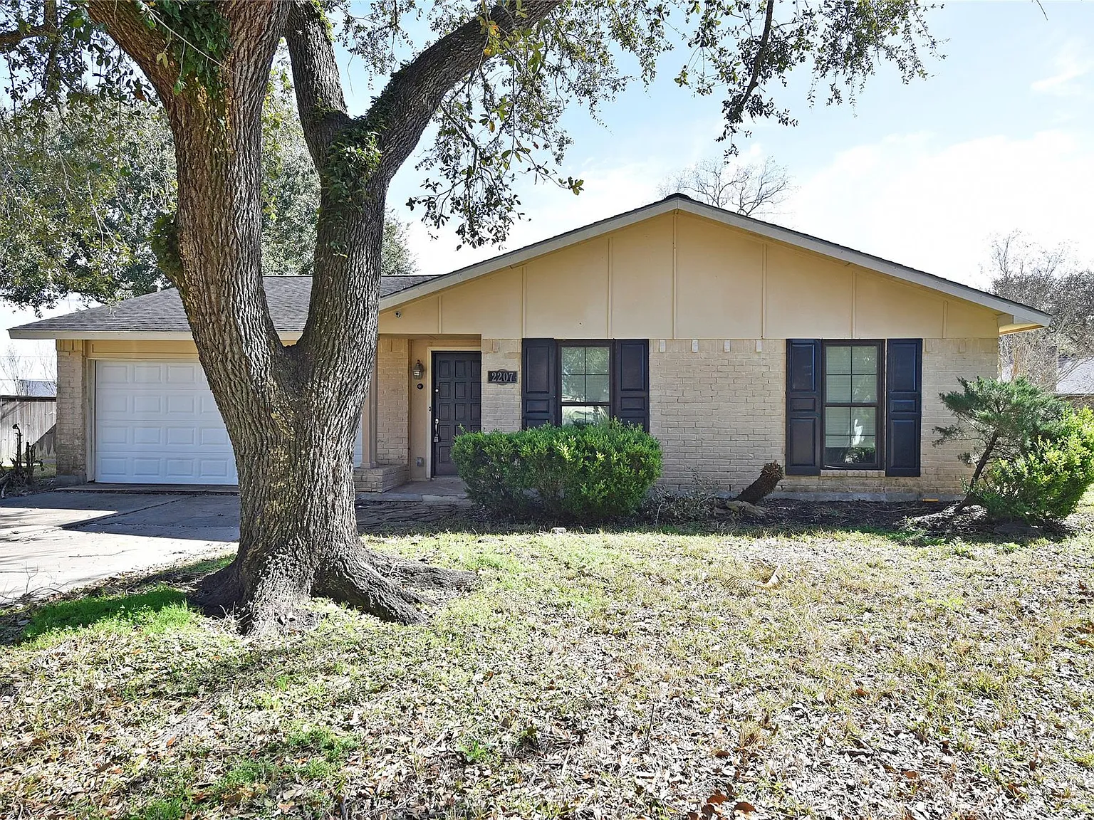 3 bed, 2.0 bath, 1528 sqft, $2,000 — Photo 2