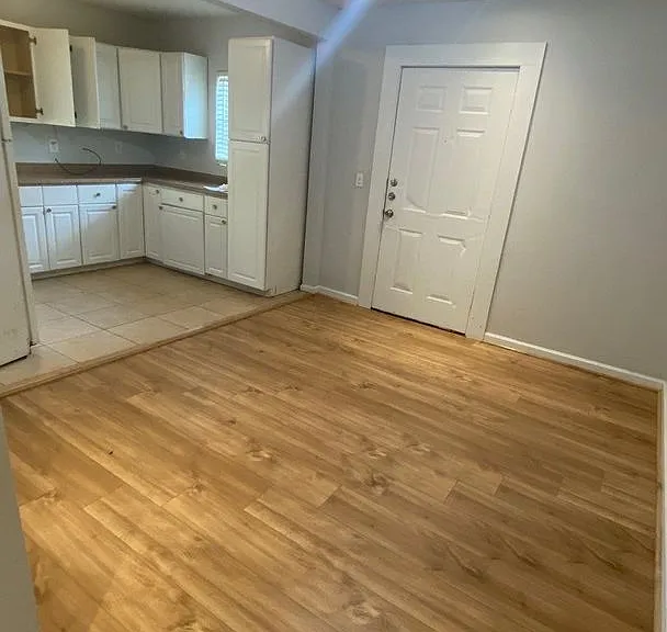 1918 Oleander Dr — Photo 3