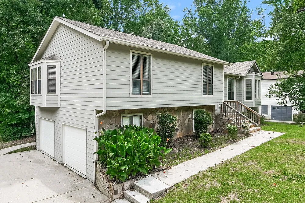 3 bed, 2.0 bath, 1695 sqft, $2,680 — Photo 4