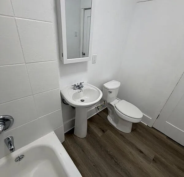 433 W 4th St #433 — Photo 27