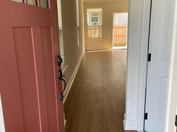 2nd image of 10332 Lynwood Crk #102