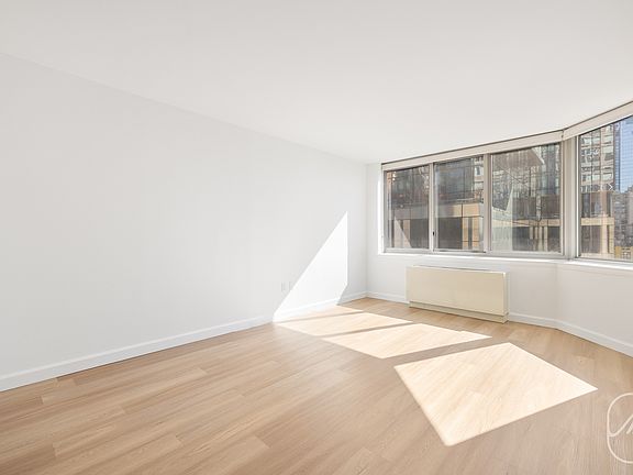 2nd image of 561 10th Ave APT 9G