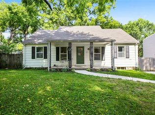 8811 Rainbow Ln, Kansas City, MO 64114