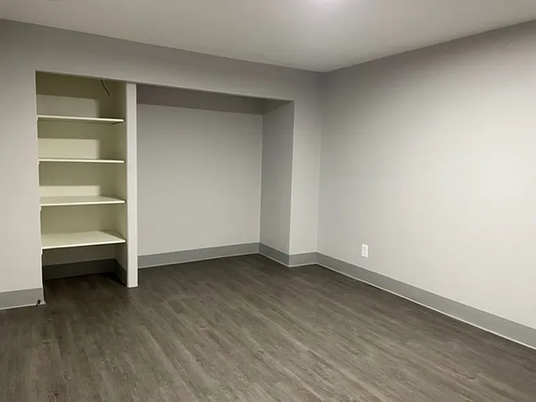 Apartment off 28th and Clyde Park Available — Photo 101