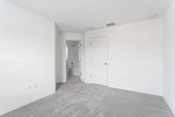37711 Leafside Ln — Photo 37