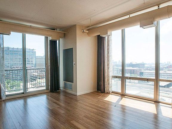 Living room, South East View