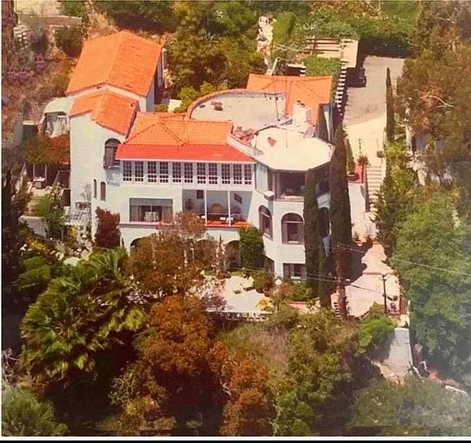 1st image of 7942 Hillside Ave