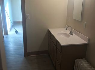 28 1/2 Maple St APT A, Niles, OH 44446