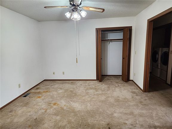 5th image of 211 E South St