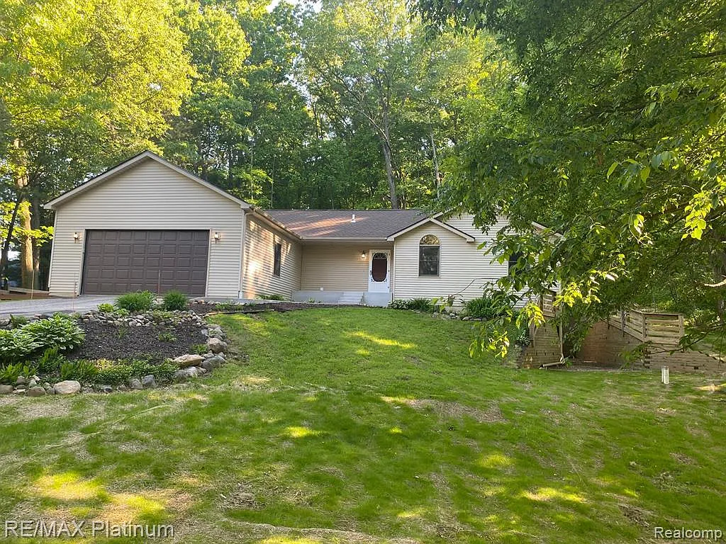5201 Pine Hill Cir photo 1