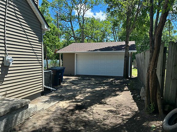 5th image of 35321 Hazelwood St