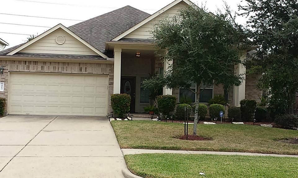 1st image of 407 Nadia Way