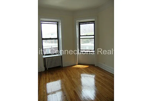 Rented by City Connections Realty | media 27