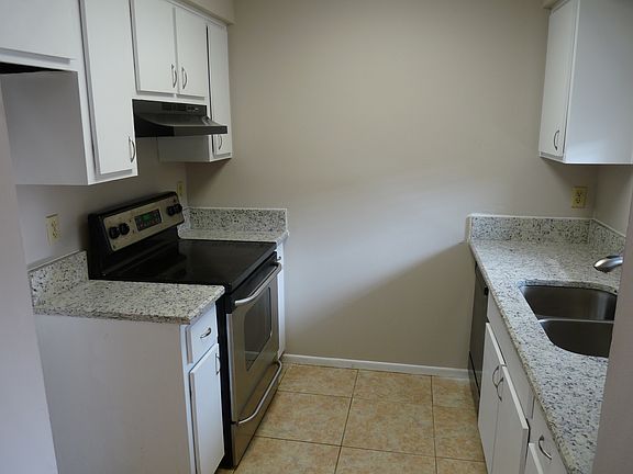 4th image of 114 Dorchester Sq