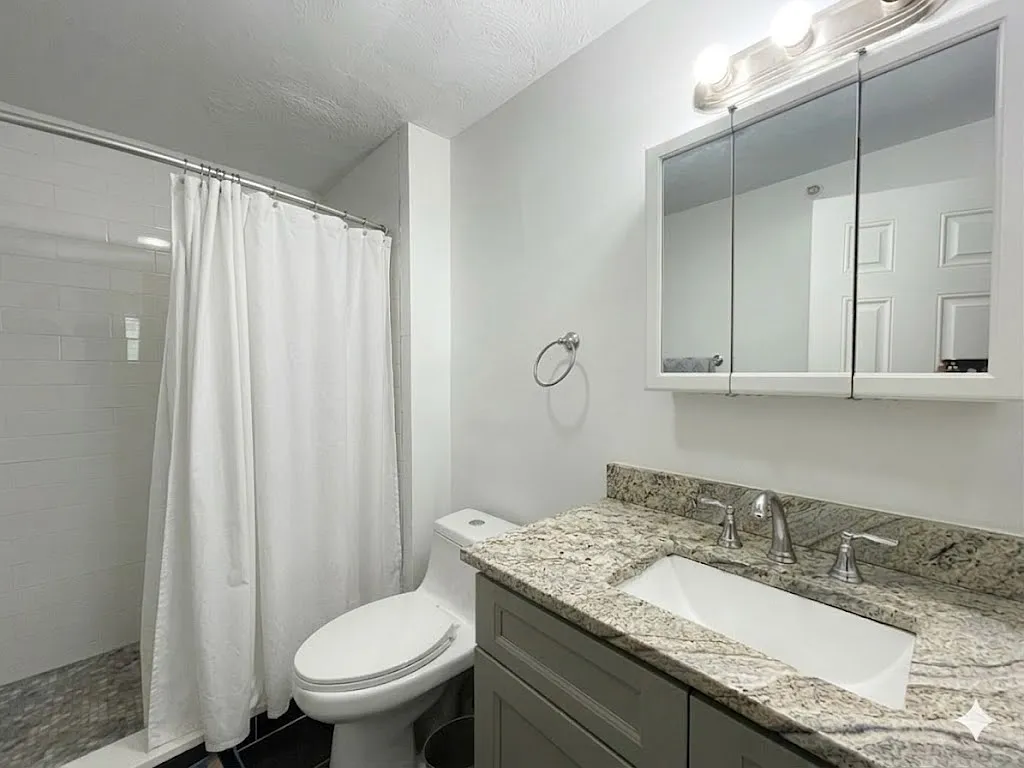 4 bed, 999 sqft, $4,010 — Photo 3