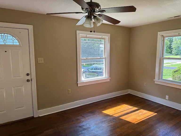 1700 Johnson Dr — Photo 4
