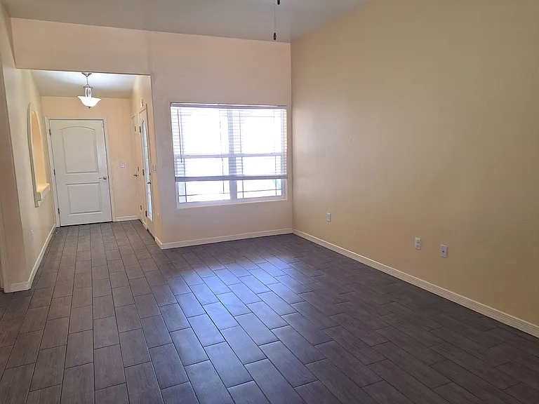 2225 Dakota Dr #D — Photo 14