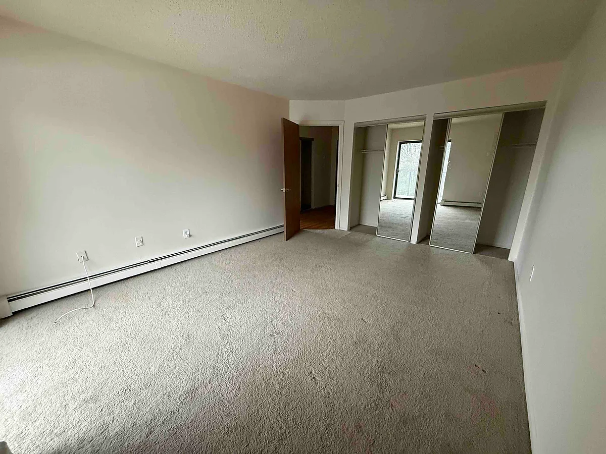Building Photo - Newport Apartments