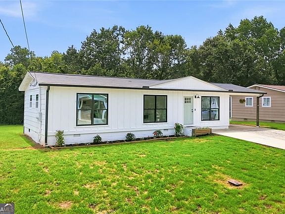 3rd image of 1320 Cochise Cir