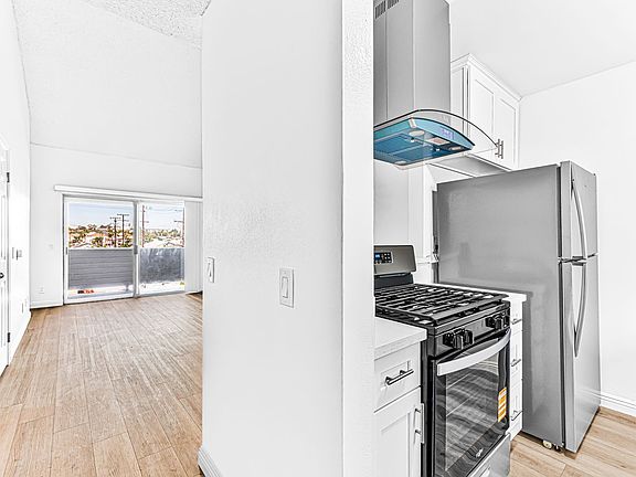 3rd image of 1070 Loma Ave APT 306