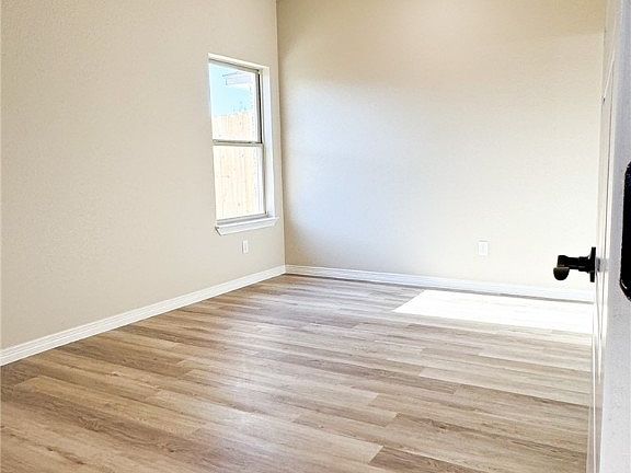4th image of 5114 White Rose Dr
