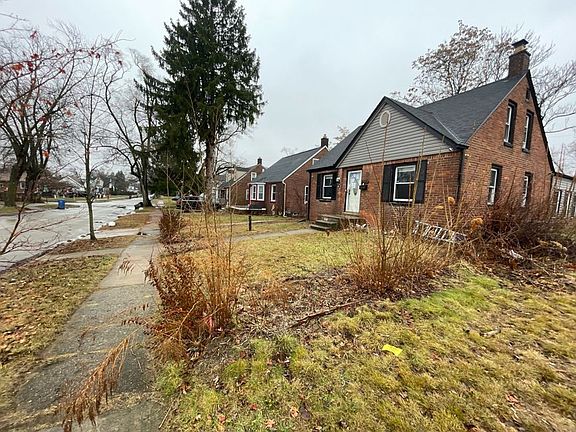 Exterior Neighborhood (street photo)