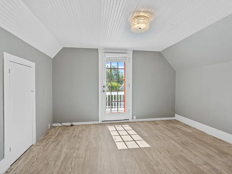 547 Randolph Street — Photo 14