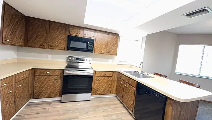 2 Pinehurst Pl #2 — Photo 6