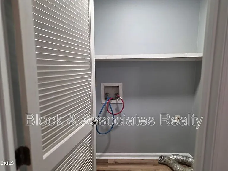 902 W Chatham St — Photo 5