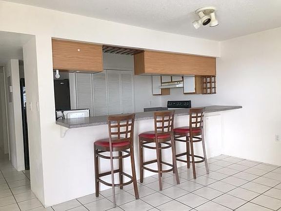 4th image of 3930 S Roosevelt Blvd #E405