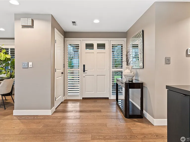 9829 Hilltop Rd — Photo 2