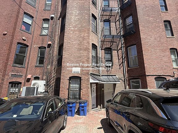 5th image of 290 Newbury St APT 3G