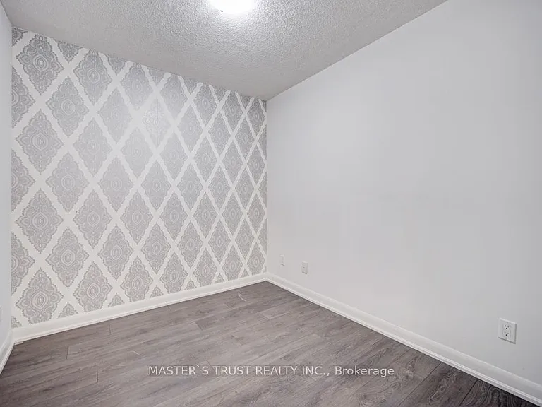 5162 Yonge St #815 — Photo 9