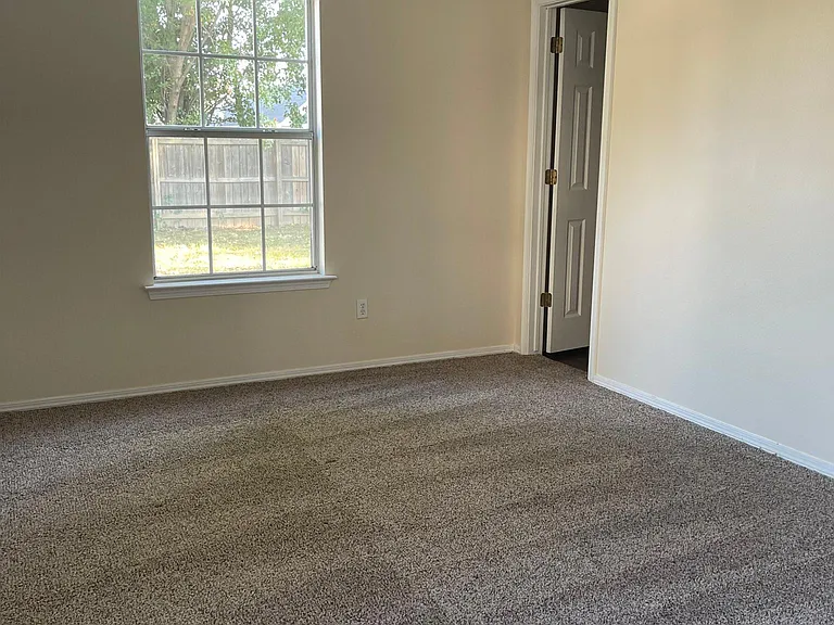 4226 Backus Ave — Photo 8