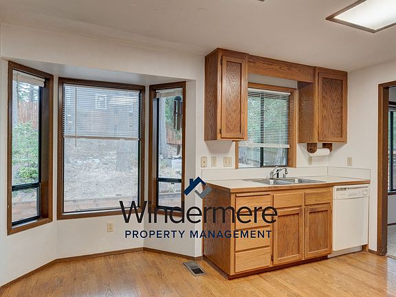 3rd image of 1512 SW Robertson Dr