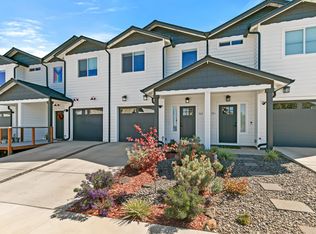 303 Everett Way, Talent, OR 97540