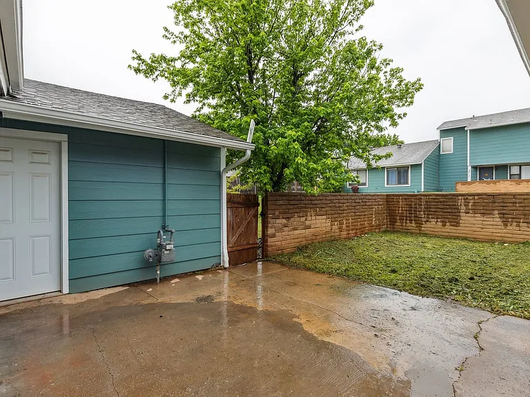2721 Indian Creek Blvd — Photo 14
