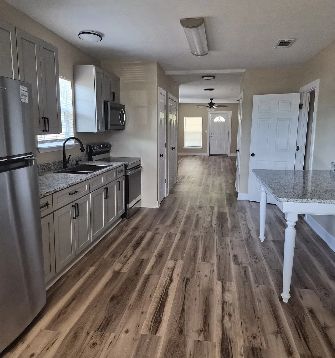 3 bed, 1695 sqft, $1,600 — Photo 2
