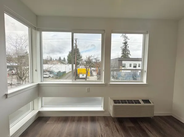 J0629 - North Louie Apartments, 7424 N Saint Louis Ave APT 304, Portland, OR 97203