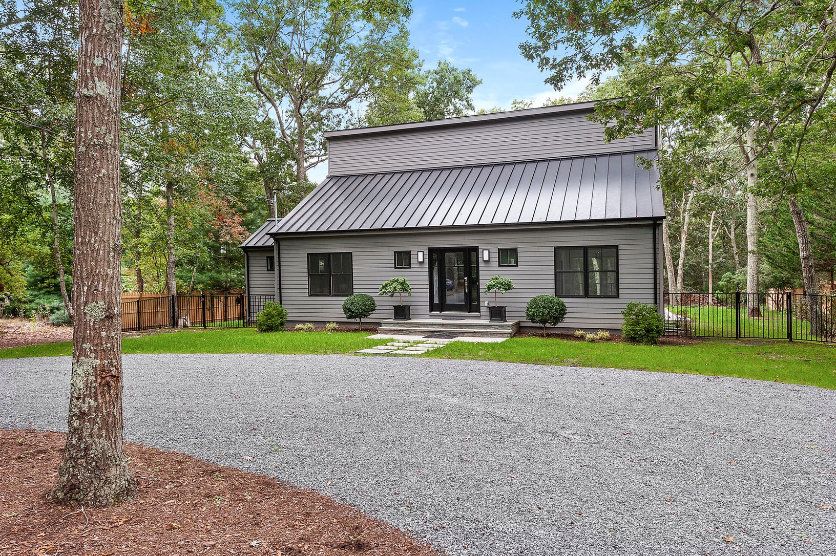 32 Manor Ln 